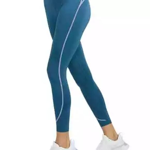 Peloton Essential Capri Active  leggings Size Large - Picture 3 of 8